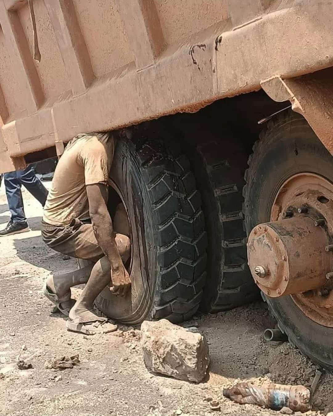 e05e944b8f5b4908a36d8fa44e52aceb