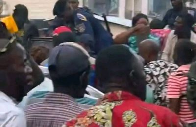 Scandale à Kinshasa | 4 jeunes dames arrêtées pour grivèlerie à Météo [ Récit ]